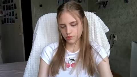 AnnySunshinee online show from 07-14-26, 07:46
