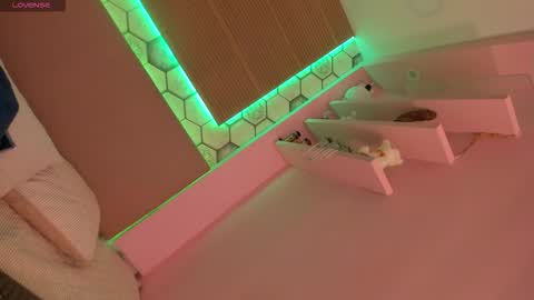 Snapshot of annytorres chatting on 11-19-25, 10:04 Gaby online show from 11-19-25, 10:04