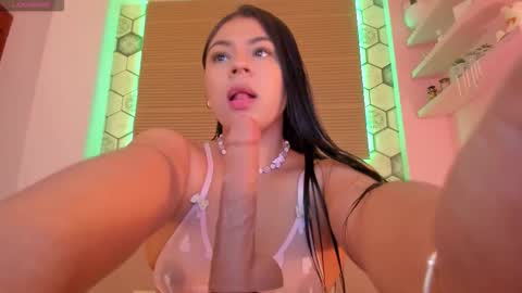 Snapshot of annytorres chatting on 11-28-25, 10:40 Gaby online show from 11-28-25, 10:40