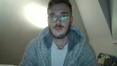 Snapshot of anonymousstoner58 chatting on 10-27-25, 01:53 anonymousstoner58 online show from 10-27-25, 01:53