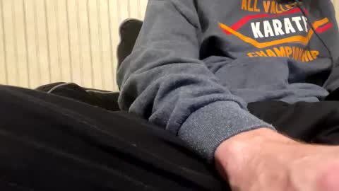 anonyomosguy online show from 12-16-25, 02:27