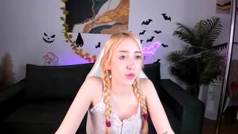 Anora online show from 11-04-25, 07:18