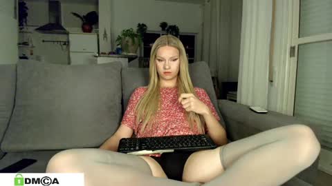 Sexy Ladybug online show from 02-14-25, 10:59