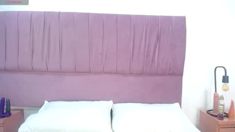 Anthonelaa   online show from 02-23-25, 01:10