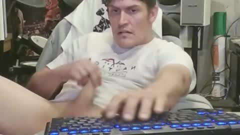 Snapshot of anthony_james6969 chatting on 10-15-25, 04:29 HornyAF in Sydney online show from 10-15-25, 04:29