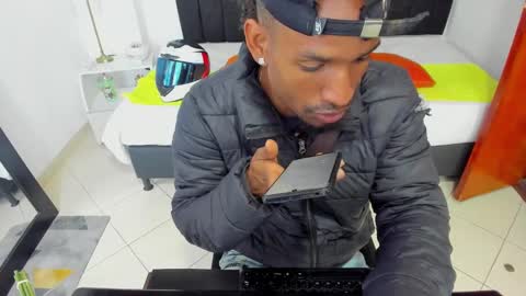       online show from 02-06-25, 01:05