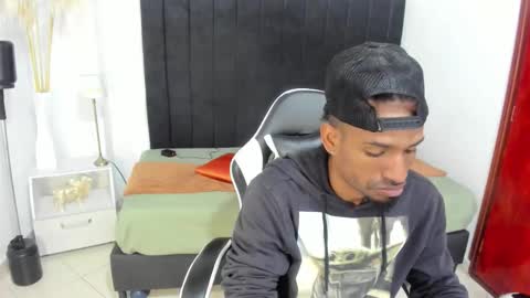       online show from 11-12-25, 11:58