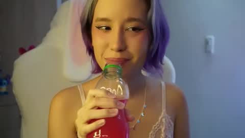 Snapshot of anto_sweet18 chatting on 09-12-25, 12:44  My birthday is on december 2nd surprise me with a gift from my amazonlist online show from 09-12-25, 12:44