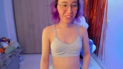 Snapshot of anto_sweet18 chatting on 11-15-25, 08:27 My birthday is on december 2nd surprise me with a gift from my amazonlist online show from 11-15-25, 08:27