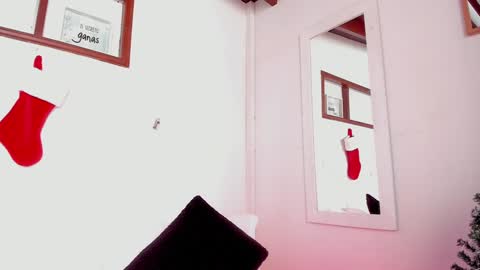 Antonela online show from 12-07-24, 02:02