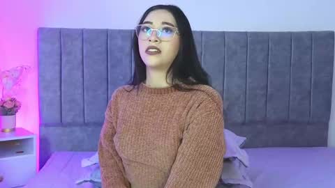 Snapshot of antonella01_cf chatting on 09-29-25, 08:57 antonella online show from 09-29-25, 08:57