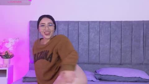 Snapshot of antonella01_cf chatting on 10-25-25, 07:52 antonella online show from 10-25-25, 07:52