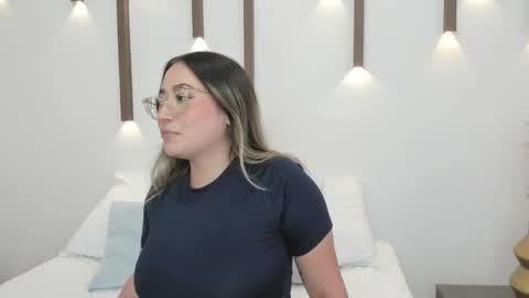 A N T O N E L L A  online show from 01-20-25, 05:59