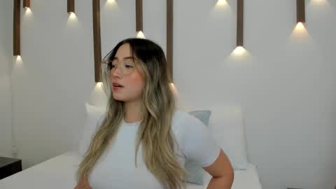 A N T O N E L L A  online show from 01-25-25, 12:05