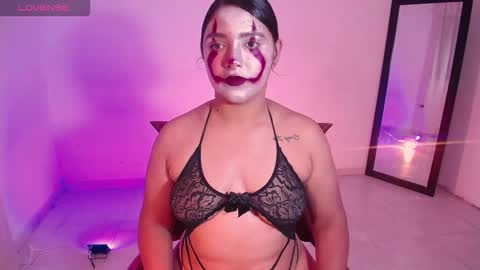 Antonella online show from 10-31-25, 09:05