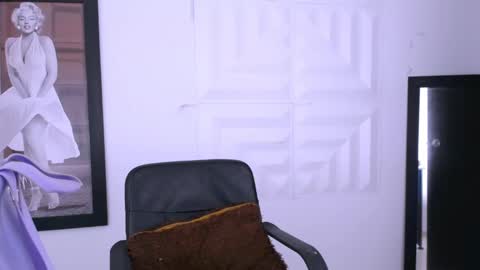 antonella online show from 01-15-25, 04:15