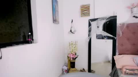 antonella online show from 10-16-25, 01:17