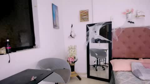 antonella online show from 10-17-25, 10:40