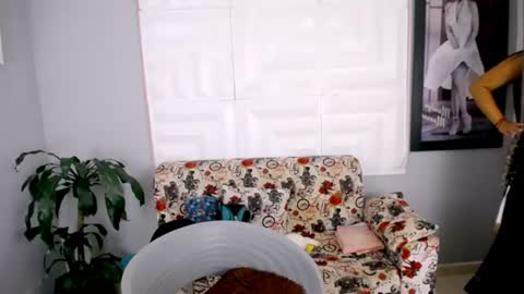 Snapshot of antonella_mcry chatting on 06-12-26, 03:05 antonella online show from 06-12-26, 03:05