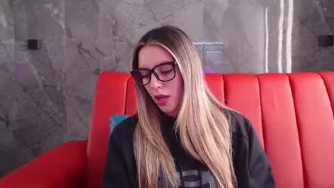 Valentina online show from 07-18-26, 02:32