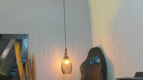 Snapshot of antonella_zapata chatting on 05-14-26, 03:19 Antonella online show from 05-14-26, 03:19