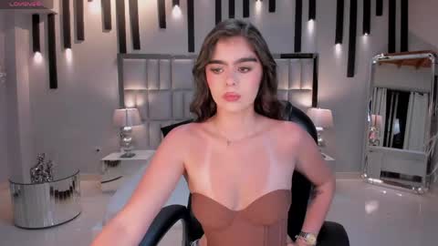 Snapshot of antonelladimeo chatting on 04-18-26, 04:05 A N TO online show from 04-18-26, 04:05