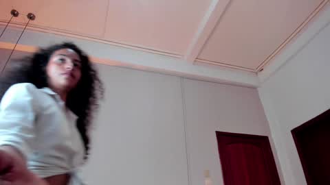 AntonellaHall  online show from 01-08-25, 06:31