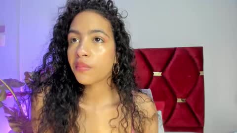 AntonellaHall  online show from 10-11-25, 12:36