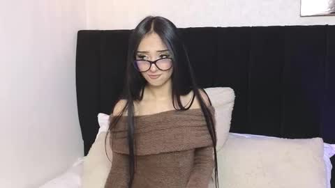 antonellariva_ online show from 12-04-25, 09:01