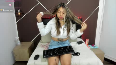 Snapshot of antonellarosss chatting on 01-23-25, 11:37 A N T O N E L L A online show from 01-23-25, 11:37