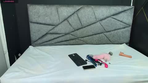 Snapshot of antonellarosss chatting on 10-24-25, 07:43 A N T O N E L L A online show from 10-24-25, 07:43