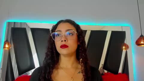 A N T O N E L L E  online show from 12-31-24, 11:20