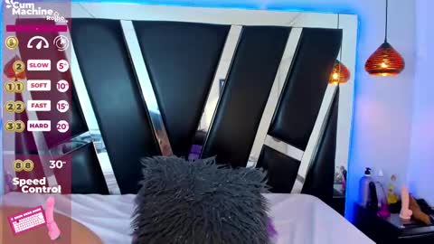 A N T O N E L L E  online show from 02-20-25, 01:51