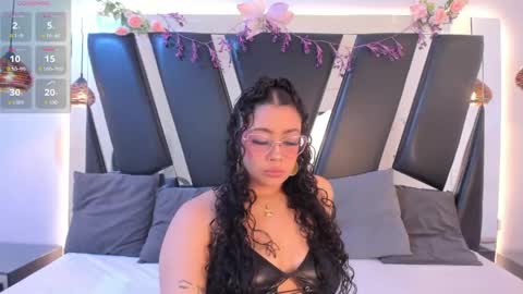 A N T O N E L L E  online show from 04-15-26, 11:28