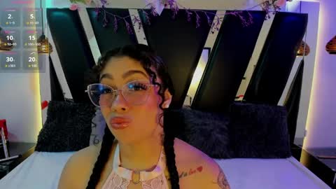 A N T O N E L L E  online show from 04-28-26, 11:15