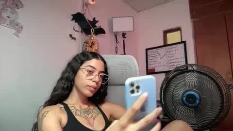 Antonia online show from 09-10-25, 05:46