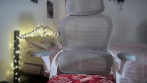 Snapshot of antoniabloom chatting on 02-09-26, 02:48 Antonia online show from 02-09-26, 02:48