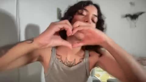 Snapshot of antoniabloom chatting on 02-12-26, 03:45 Antonia online show from 02-12-26, 03:45