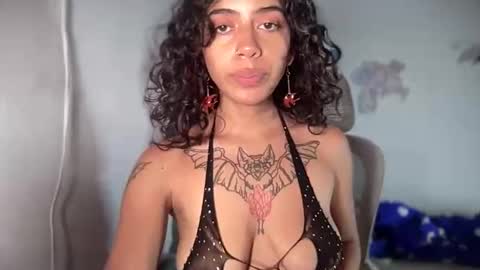 Snapshot of antoniabloom chatting on 03-04-26, 02:50 Antonia online show from 03-04-26, 02:50