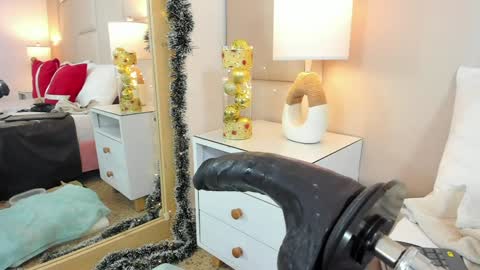 Antonia online show from 01-04-25, 12:27