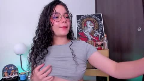 Snapshot of antoniart_ chatting on 12-12-24, 02:15 Antonia online show from 12-12-24, 02:15