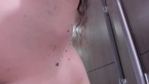 Snapshot of antoniart_ chatting on 12-16-24, 09:14 Antonia online show from 12-16-24, 09:14