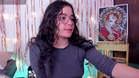 Snapshot of antoniart_ chatting on 01-03-25, 02:43 Antonia online show from 01-03-25, 02:43