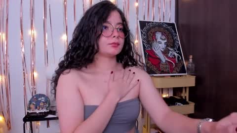 Snapshot of antoniart_ chatting on 01-20-25, 02:32 Antonia online show from 01-20-25, 02:32