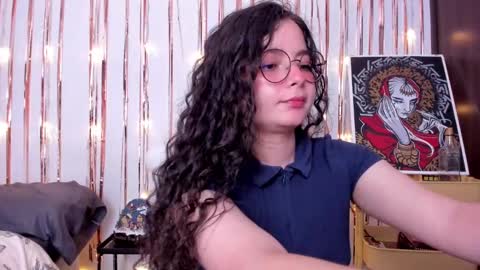 Snapshot of antoniart_ chatting on 01-24-25, 03:11 Antonia online show from 01-24-25, 03:11