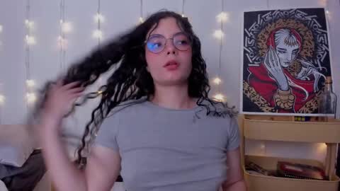 Snapshot of antoniart_ chatting on 02-11-25, 03:08 Antonia online show from 02-11-25, 03:08