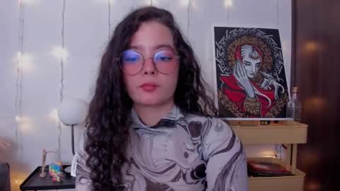 Snapshot of antoniart_ chatting on 02-17-25, 02:53 Antonia online show from 02-17-25, 02:53