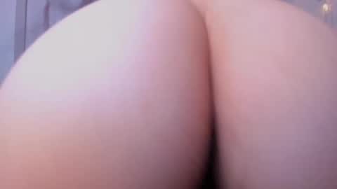 Snapshot of antoniart_ chatting on 03-03-25, 04:14 Antonia online show from 03-03-25, 04:14