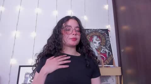 Snapshot of antoniart_ chatting on 10-07-25, 02:09 Antonia online show from 10-07-25, 02:09