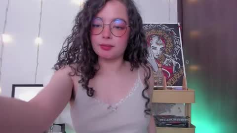 Snapshot of antoniart_ chatting on 10-09-25, 01:58 Antonia online show from 10-09-25, 01:58